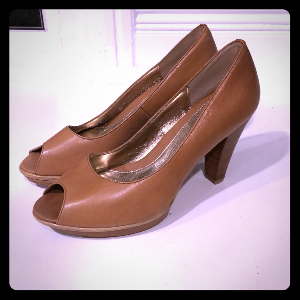 Söfft Peep Toe Platform Pumps Size 8 1/2